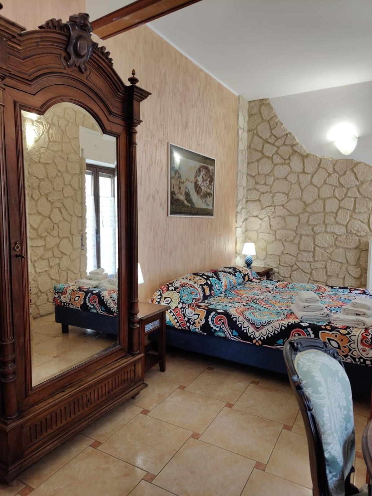Del Centro Bed and Breakfast Enna Exteriör bild