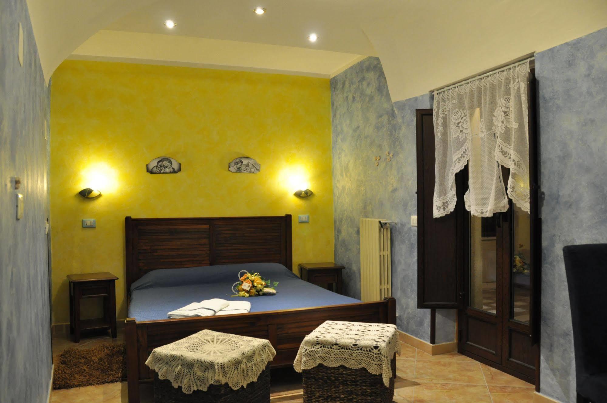 Del Centro Bed and Breakfast Enna Exteriör bild